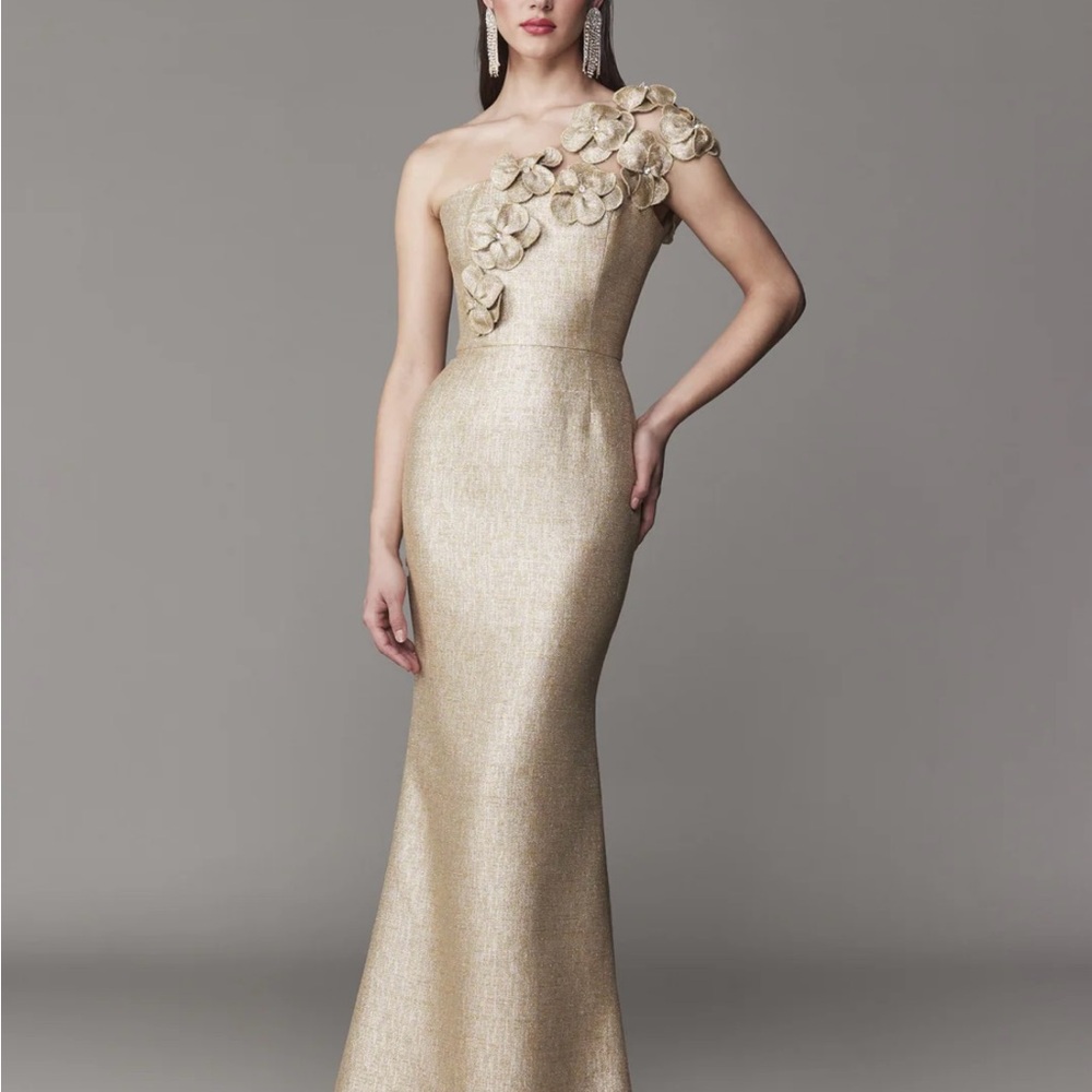 Elegant One-Shoulder Gold Evening Dress